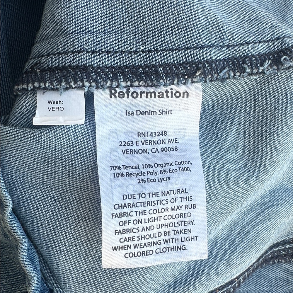 Reformation The Isa Light Blue Wash Denim Button Down Shirt Jacket Size 6 - Picture 8 of 8